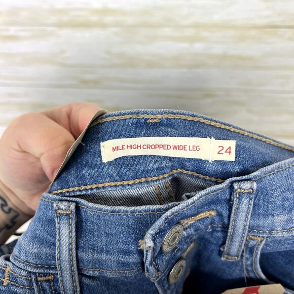 Levi's NWT Mile High Cropped Wide Leg Jeans - Picture 7 of 9
